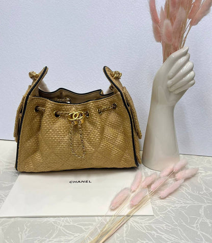 CHANEL HOBO 💕💕💕
Super master quality 🔥🔥💯
25cm  /22cm Available 💫💫💫
With full packaging 🎁
For Price 👇 WhatsApp✅
0568585901 
0507557372
0552275751 Owner Zain 👌

Zain252
♥️♥️♥️