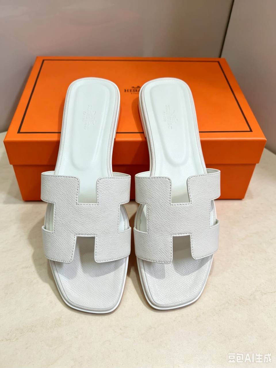 NEW CAME🥰
HERMES SLIPPER
GOOD QUALITY
95 dhs🇦🇪🇦🇪
SIZE: 36 TO 41

Zain40
♥️♥️♥️
