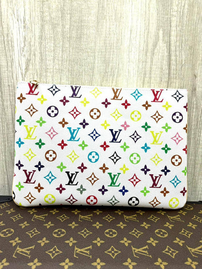 LV Clutch Bag
Size ：23CM  

80 dhs🪙🌨️

withbox
🎁🎁🎁

Zain04
♥️♥️♥️