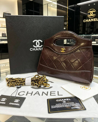 Chanel 

100 dhs🇦🇪🇦🇪🇦🇪
Have box

Size:21*4.5*15

Zain07
♥️♥️♥️
