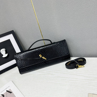 Bottega
85 dhs🪙🌨️ 

with box
🎁🎁🎁

Zain38
♥️♥️♥️