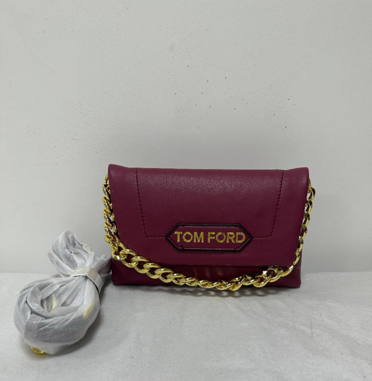 TOM FORD
90 dhs💓
Size 18 cm🌹🌹

Zain161
♥️♥️♥️
