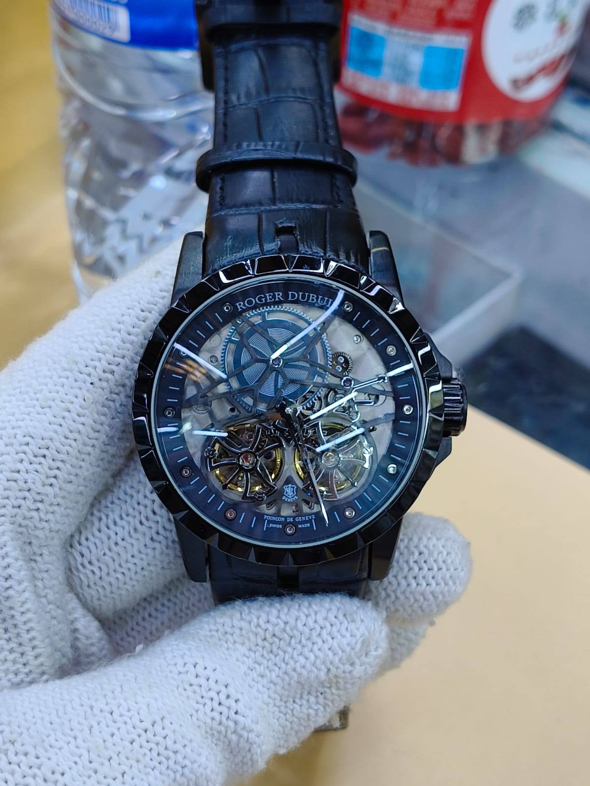Roger dubuis 

for man 
280 dhs🇦🇪🇦🇪

Zain25
♥️♥️♥️