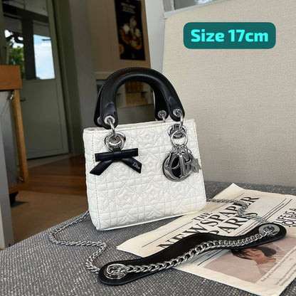 Dior

Good quality 

with box 
130 dhs🇦🇪🇦🇪🇦🇪

Zain186
♥️♥️