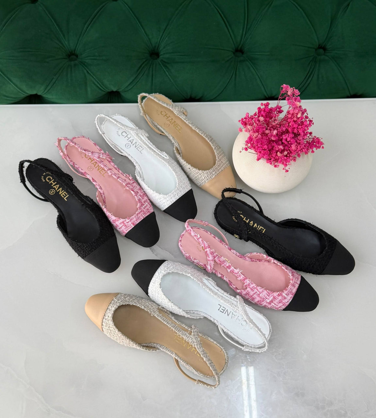 Chanel 

Vip quality 

Size:36 to 41
430 dhs🇦🇪🇦🇪

Zain113
♥️♥️♥️