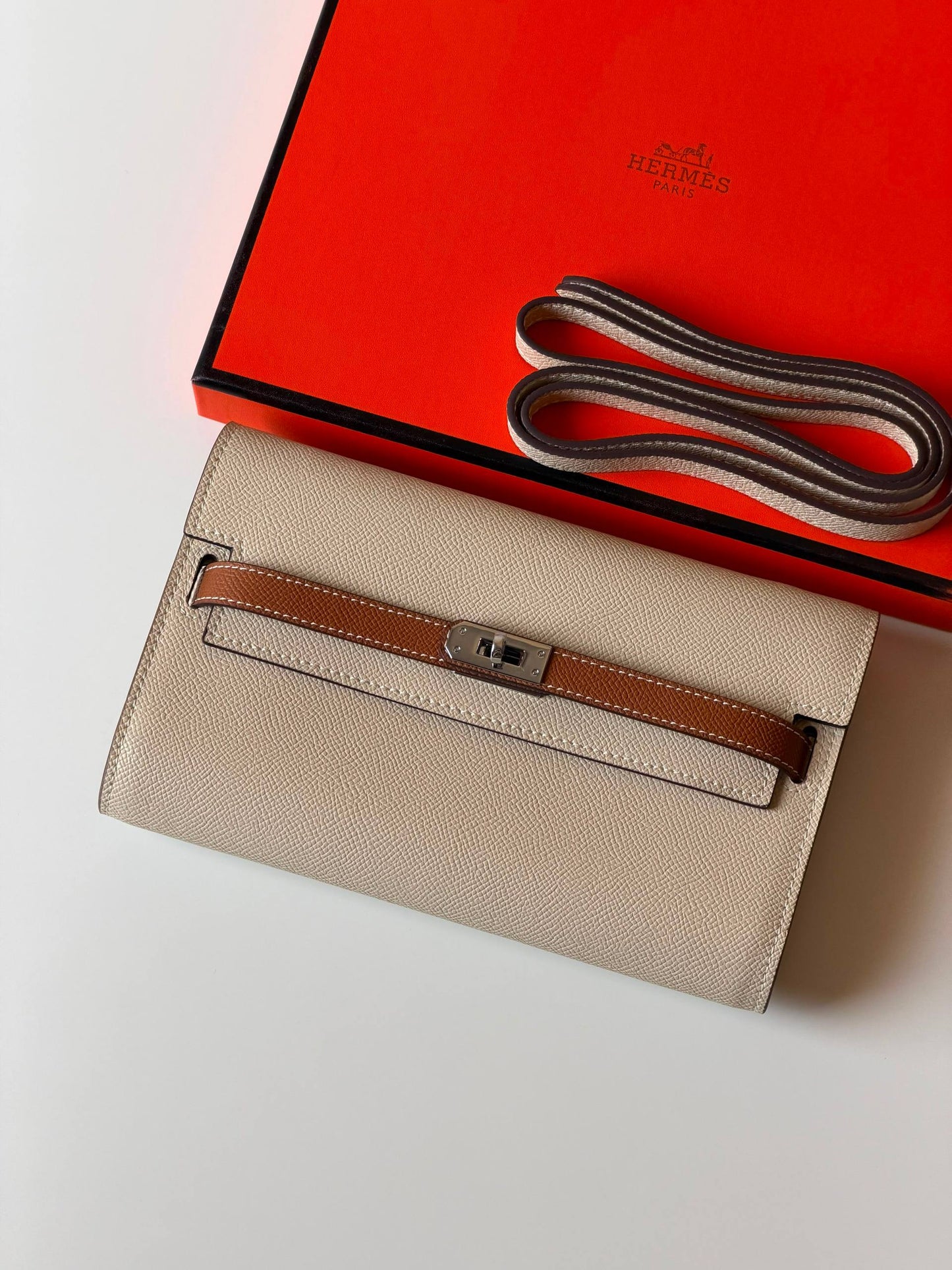 Hermes 20cm💥Master quality ✅with box 📦 
340 dhs✅

Zain52
♥️♥️♥️