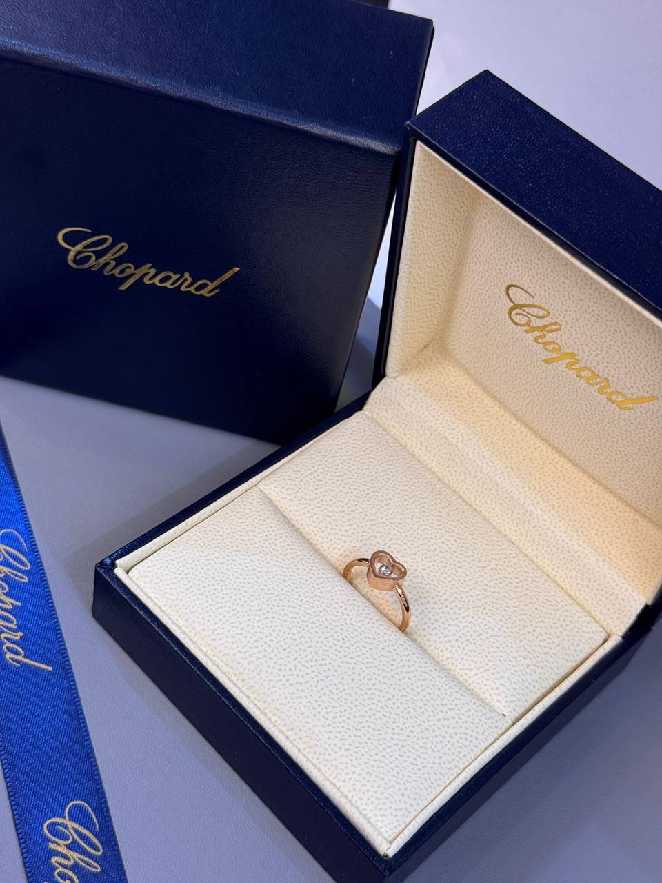 CHOPARD ✨✨✨

☀️☀️🆕🆕📣📣🆕🆕☀️☀️
Heart  ring
*#Master Quality * 💯🏆

*75 dhs🪙🌨️* with *Normal* Box
*120 dhs🪙🌨️* with *Orignal* Box

Zain106
♥️♥️♥️