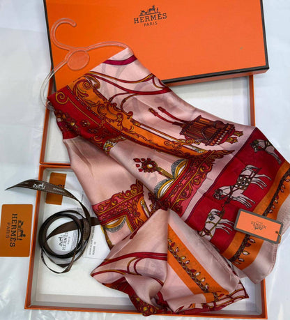 Hermes
Silk scarf 
40 dhs✅
55 dhs✅ 

with box🎁🎁🎁

Zain93
♥️♥️♥️