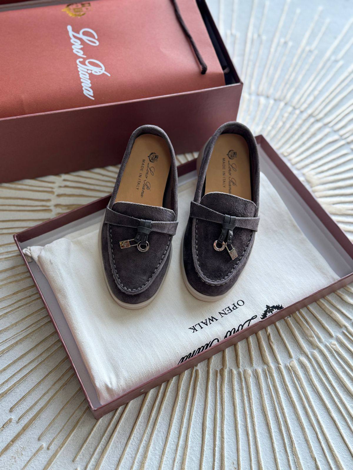 Loro Piana 
 Super master quality 😍
Size:24To 34
350 dhs🌺

Zain261
♥️♥️♥️