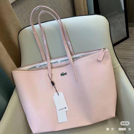 🌟 Alo Tote
1️⃣ First quality 
Size : 48 * 32 cm
65 dhs✅

Zain115
♥️♥️♥️