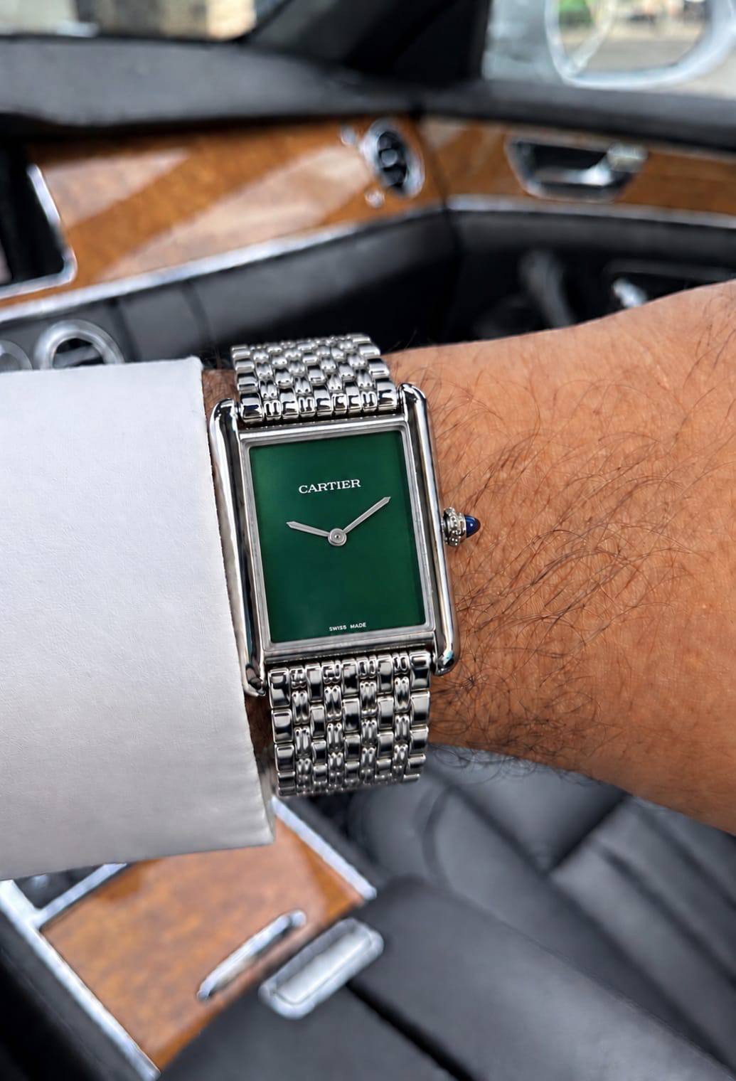 Cartier 

watch unsix (
size36mm) 

good quality 
230 dhs🇦🇪🇦🇪

Zain59
♥️♥️♥️