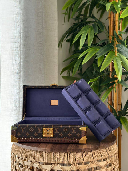 LOUIS VUITTON 
*❗️WATCH BOX❗*
*SUPER MASTER QUALITY ❗*
950 dhs✅
*WITH  PAPERBAG❗*

Zain267
♥️♥️♥️