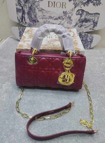 Dior
high quality
120 dhs🇦🇪🇦🇪
with box

Zain143
♥️♥️♥️