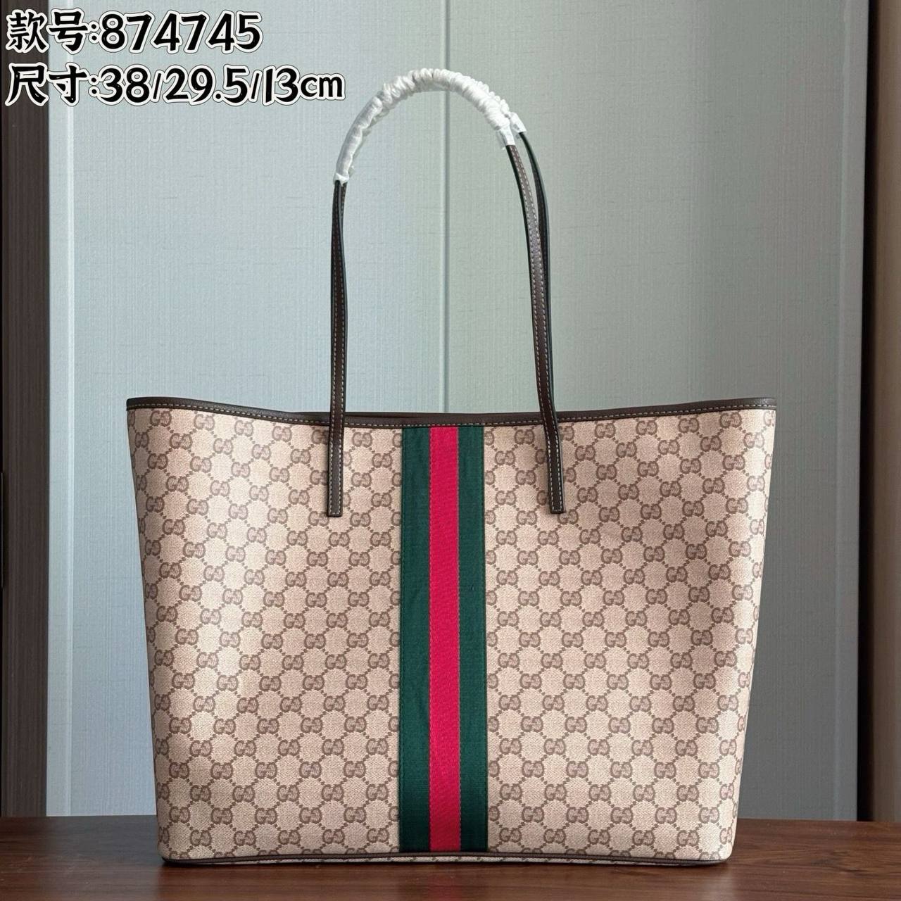 Gucci 
Master🌺🌺
size :38×29.5×13  
260 dhs💓

Zain114
♥️♥️♥️