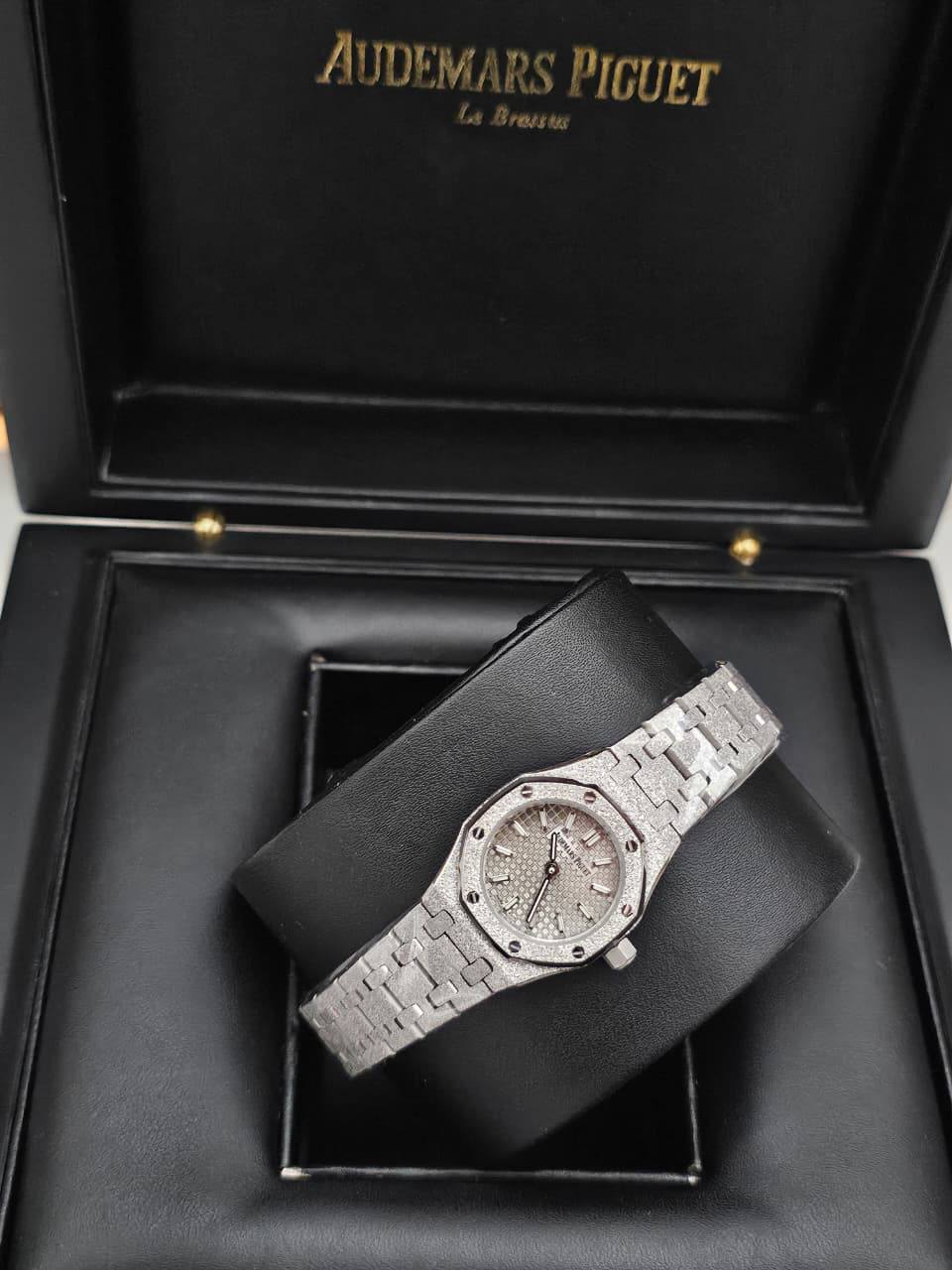 AUD
japan movement 🇯🇵
Water Resistant 💧
Sapphire Crystal 
Super Master Quality 
With box 📦🛍️
For Price 👇 WhatsApp✅
0568585901 
0507557372
0552275751 Owner Zain 👌

Zain282
♥️♥️♥️