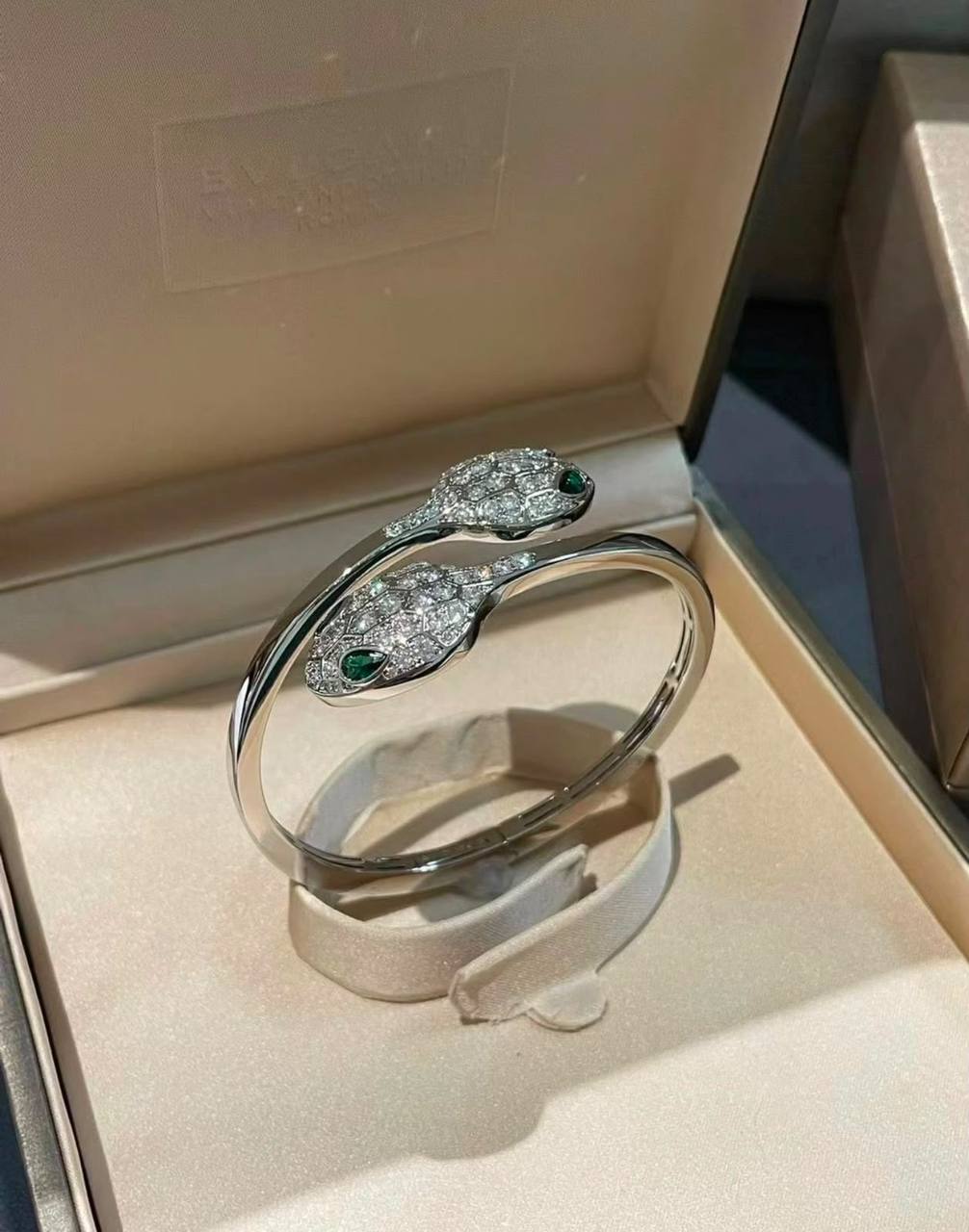Bulgari bangle

Master quality 

110 dhs🇦🇪🇦🇪
normal box 📦

Zain48
♥️♥️♥️