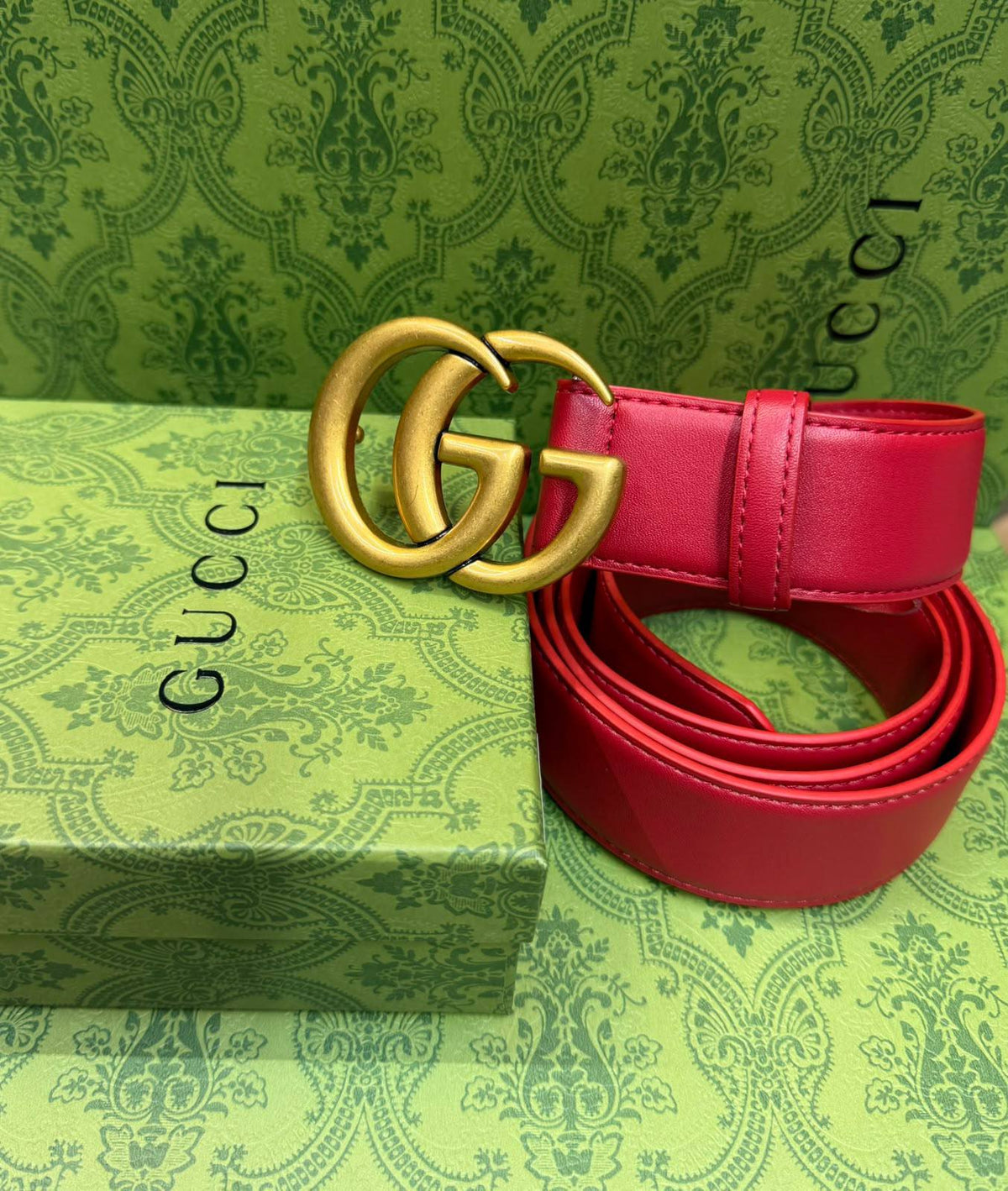 Men belt 
40 dhs🇦🇪🇦🇪

With box

Zain93
♥️♥️♥️