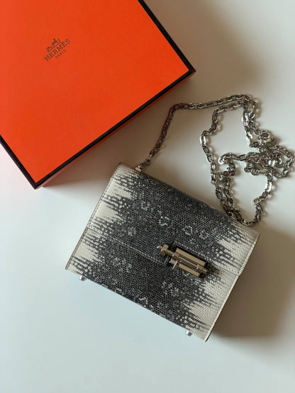 Hermes

18cm💕
master quality😍
with box❤️
430 dhs🇦🇪🇦🇪

Zain52
♥️♥️♥️