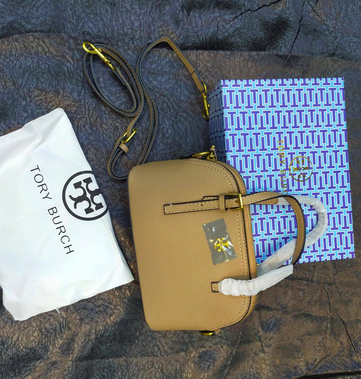Coach
With box 
90 dhs🇦🇪🇦🇪

Zain235
♥️♥️♥️