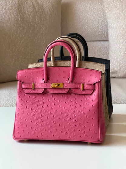 Hermes birkin 

25cm💕

master quality😍
with box❤️

670 dhs🇦🇪

Zain52
♥️♥️♥️