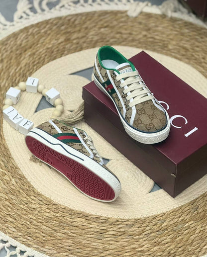 Gucci

130 dhs🇦🇪🇦🇪

Zain80
♥️♥️♥️