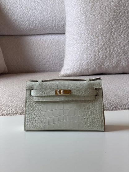 Hermes

 pochette 21cm💥Master quality ✅

with box📦
🎁🎁🎁

340 dhs✅

Zain52
♥️♥️♥️