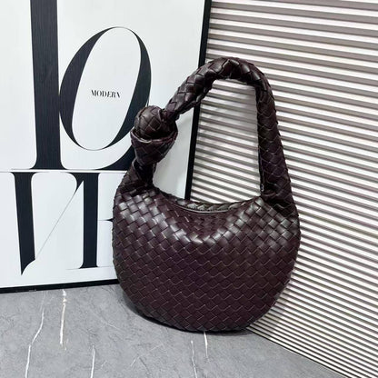 BOTTEGA
SIZE  ……… 31CM 🥰
90 dhs✅

Zain144
♥️♥️♥️