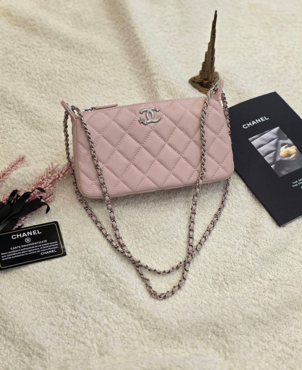 Chanel
Master

 20Cm 

With Box🎁🎁🎁

230 dhs💓

Zain131
♥️♥️♥️