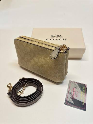 NEW CAME
COACH WALLET 
DUBBLE ZIPPER 
GOOD QUALITY 
50 dhs🇦🇪🇦🇪

Zain40
♥️♥️♥️