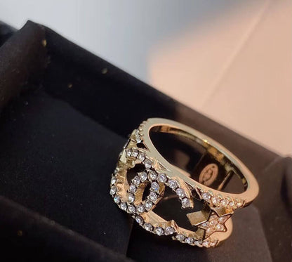 CHANEL 
Ring 💍 available size👇
6,7,8
Master quality 💯
With normal boxes 🗃️ 
45 dhs🇦🇪🇦🇪

With master box 📦 
70 dhs🇦🇪🇦🇪

Zain216
♥️♥️♥️