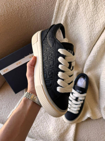 *Christian Dior B33*
*AAA quality*
*size:40 to 46* 
470 dhs🪙🌨️

Zain185
♥️♥️♥️