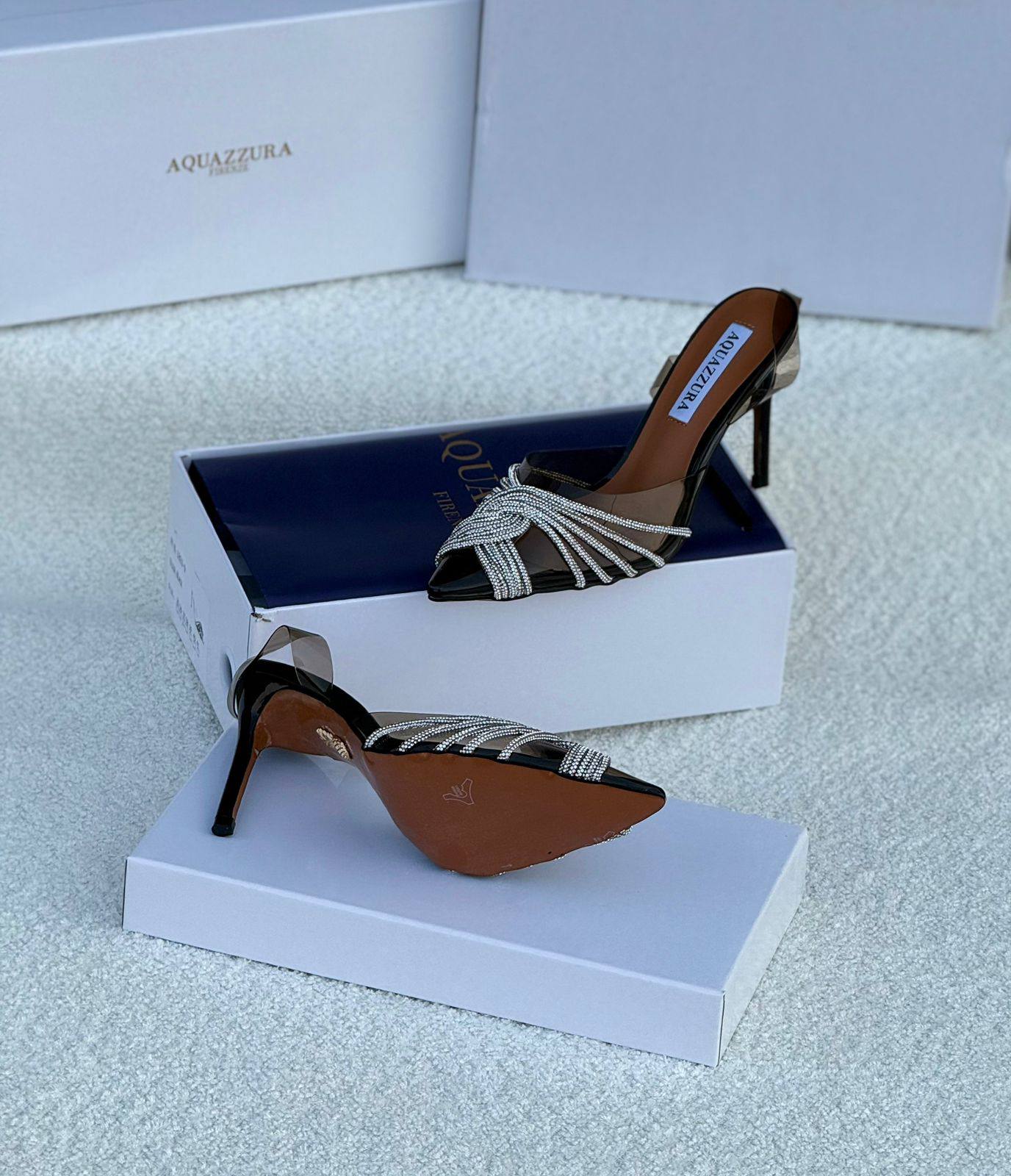 New.  Aquazzura heel

   Size  .  36.  to 41

120 dhs🇦🇪

Zain80
💓💓💓