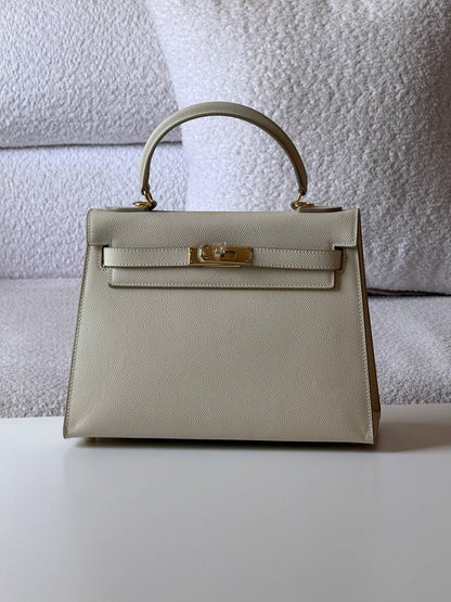 Hermes
kelly epsom 28cm💥Master quality ✅

with box📦
🎁🎁🎁

420 dhs💓

Zain52
♥️♥️♥️