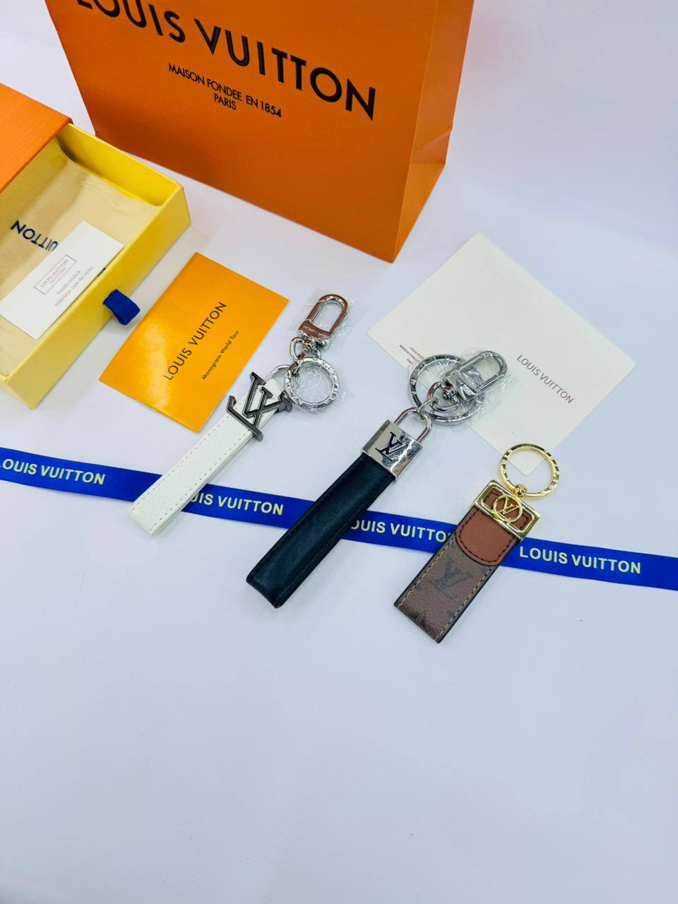 *Key Chain ❤️‍🔥*
Master quality 💯
With normal boxes 📦 
45 dhs✅
With master box 🗃️ 
70 dhs✅

Zain216
♥️♥️♥️