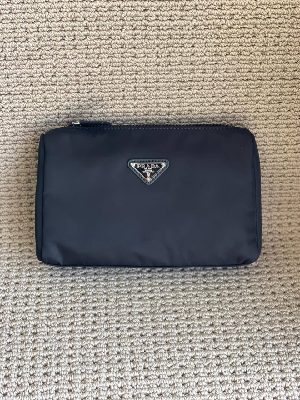 PRADA
Makeup Bag
Clutch

320 dhs🇦🇪🇦🇪

Zain179
♥️♥️♥️
