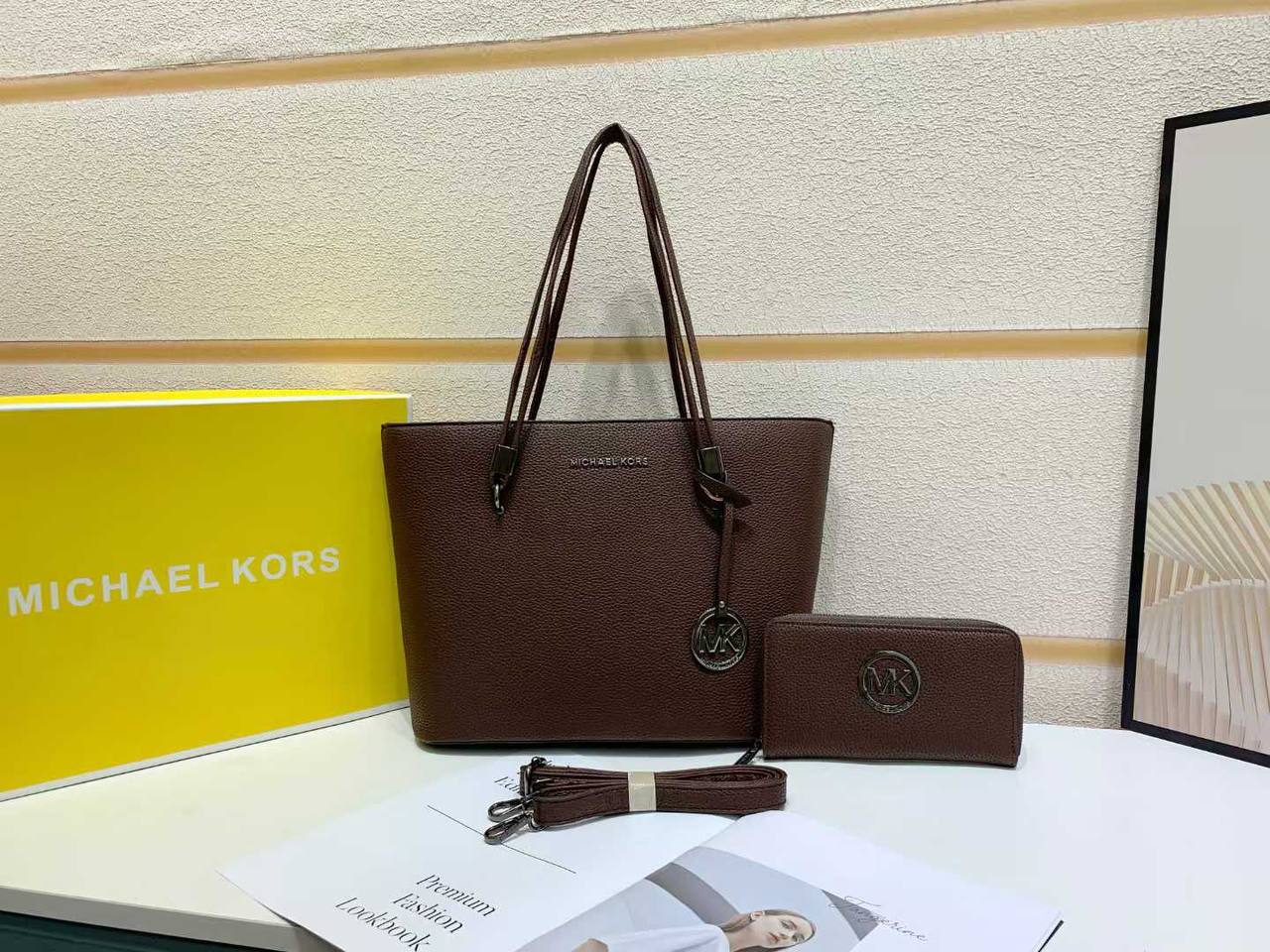 MK
GOOD quality 
100 dhs💓

Zain200
♥️♥️♥️
