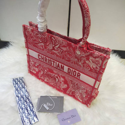Dior

125 dhs🇦🇪🇦🇪
High quality 

Zain235
♥️♥️♥️