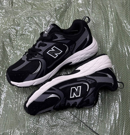 NB
Size 28 TO 35 
Baby size 
105 dhs✅

Zain183
♥️♥️♥️