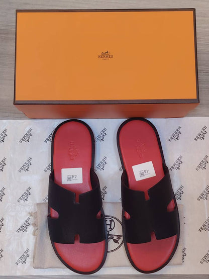 Hermes Slipper
For Men, New Arrived 
 Size 40 To 45
105 dhs🇦🇪

Zain16
Zain120
♥️♥️♥️