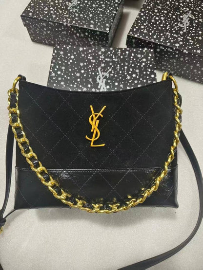 YSL

105 dhs🪙🌨️

 high quality 

With box   
🎁🎁🎁

26cm

Zain26
♥️♥️♥️
