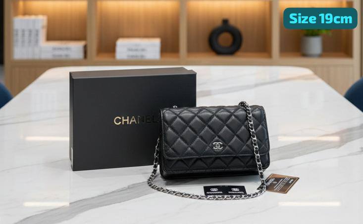 Chanel

Best quality

With box’s
🎁🎁🎁

90 dhs🌺
size 19cm

Zain158
♥️♥️♥️