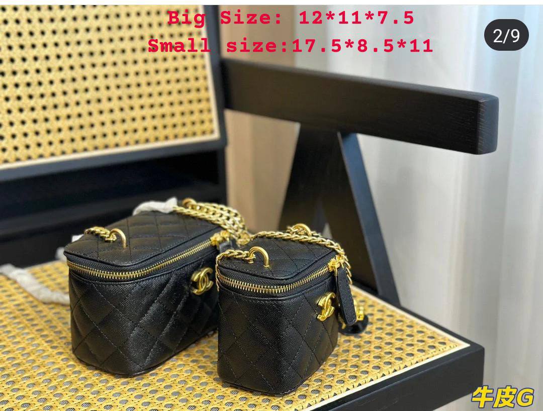 Chanel Makeup Style

95 dhs🪙💕
small size:12*11*7.5

100 dhs🪙💕
big size：17.5*8.5*11

with box
🎁🎁🎁
Very good quality

Zain07
♥️♥️♥️