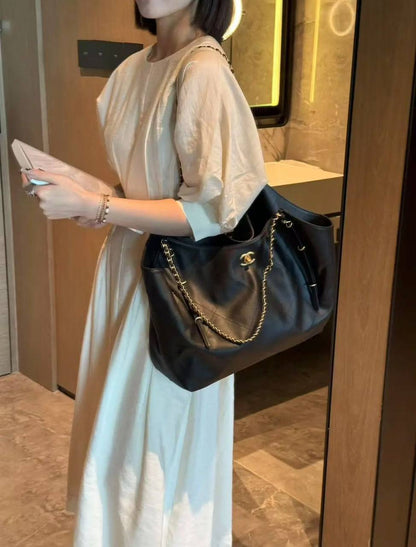 CHANEL 
GOOD QUALITY 
110 dhs🇦🇪🇦🇪

Zain295
♥️♥️♥️