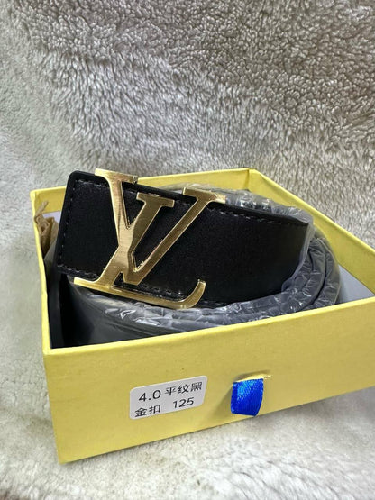 Belt for men
Wide：4.0cm
Size：115/120/125cm
With box 
30 dhs🇦🇪🇦🇪

Zain50
♥️♥️♥️