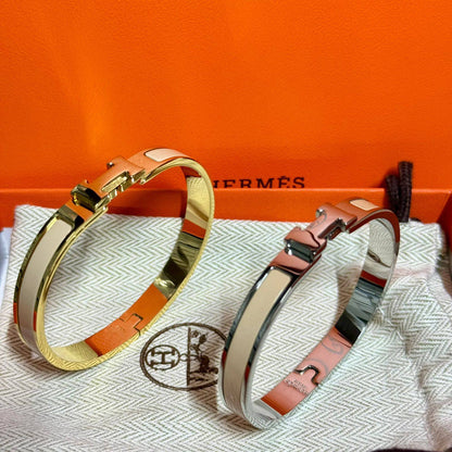 Hermes Bangle* 💥
Master quality 

45 dhs🪙🌨️
normal box 📦

Zain48
♥️♥️♥️