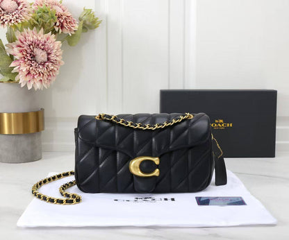 Coach 
Best quality 

with box’s 
🎁🎁🎁

100 dhs✅
size 25 CM

Zain290
♥️♥️♥️