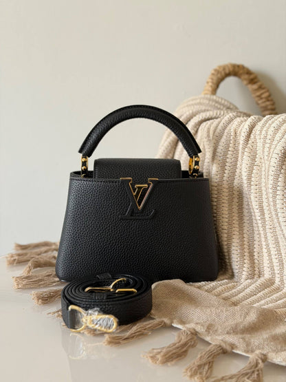 Lv capucines 
Super master quality aaa
Size :21 cm

For Price 👇 WhatsApp✅
0568585901 
0507557372
0552275751 Owner Zain 👌

Zain315
♥️♥️♥️