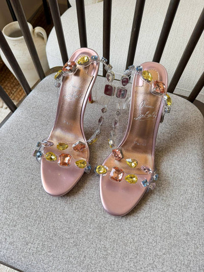 Louboutin
𝑨𝑨𝑨 𝑸𝒖𝒂𝒍𝒊𝒕𝒚
𝑺𝒊𝒛𝒆 35 𝒕𝒐 42 
550 dhs✅

Zain81
♥️♥️♥️