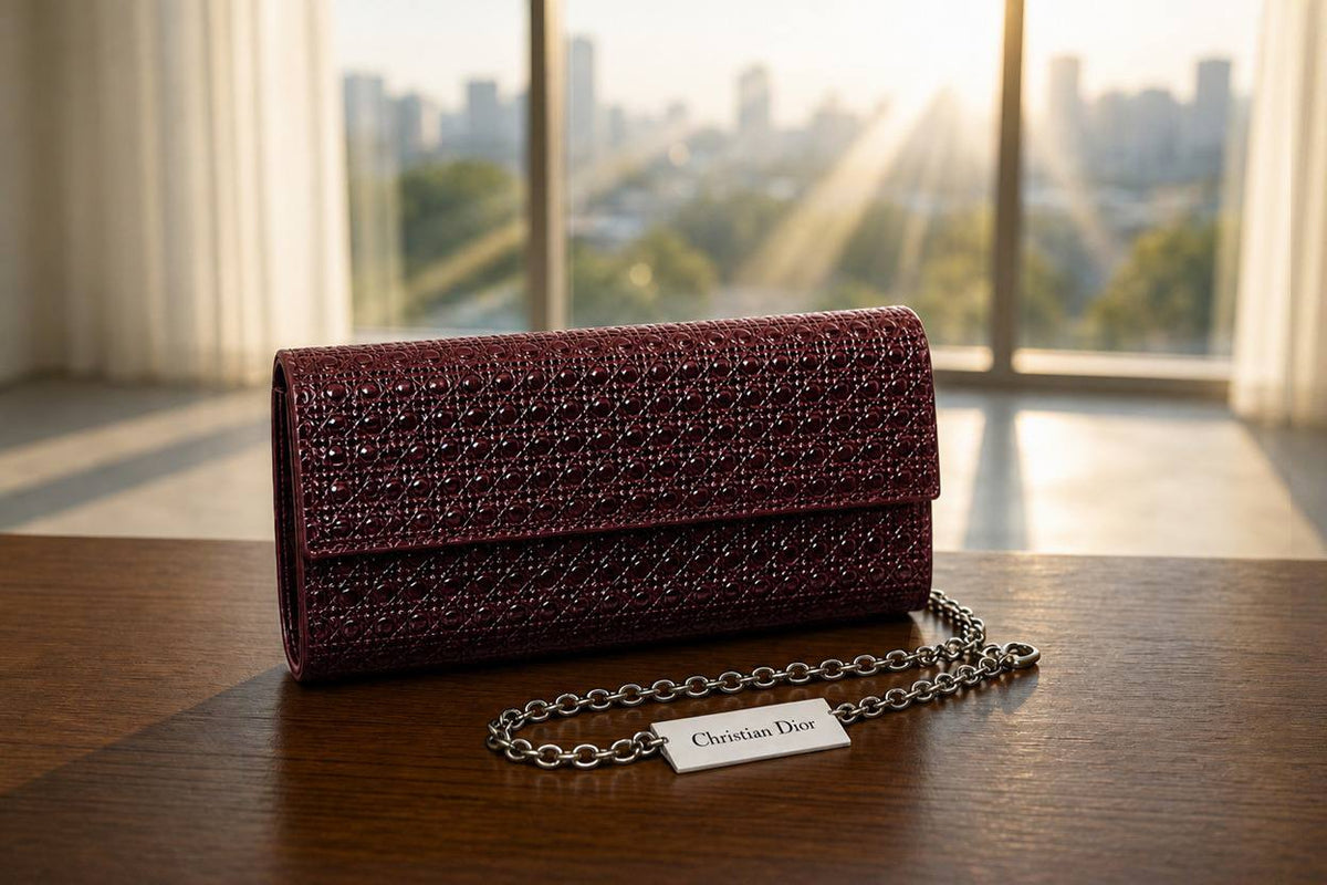DIOR

Best quality 
with box
100 dhs🇦🇪🇦🇪

size 22CM

Zain290
♥️♥️♥️