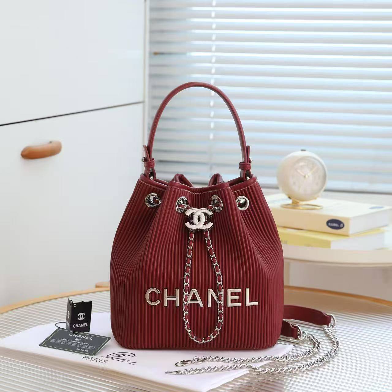 Chanel  
Good quality 
100 dhs✅

Zain232
♥️♥️♥️